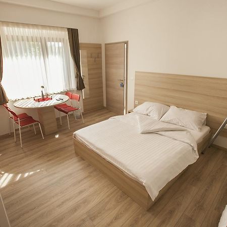 Sweet Dreams Rooms And Apartments Postojna Exterior foto