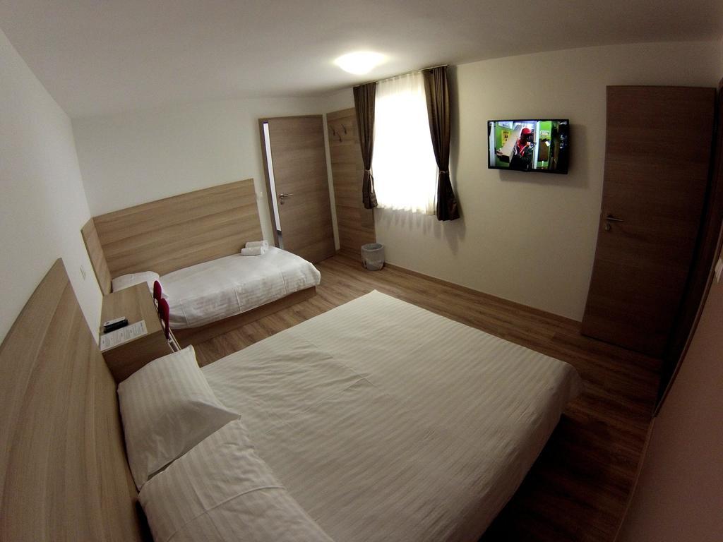 Sweet Dreams Rooms And Apartments Postojna Habitación foto