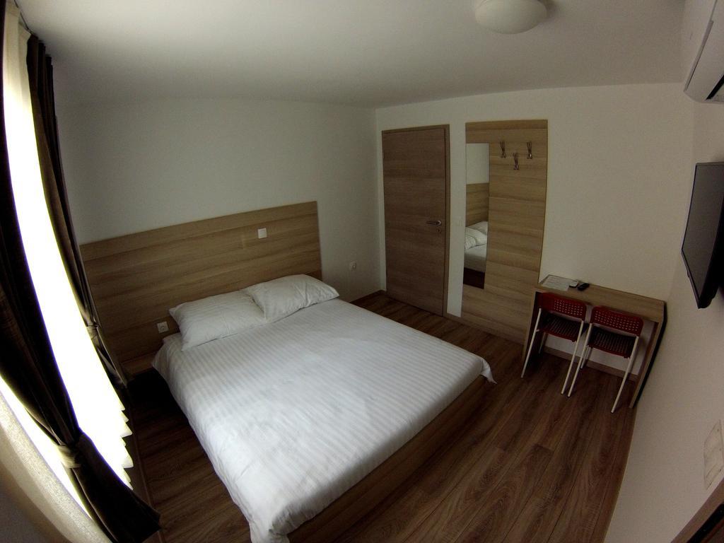 Sweet Dreams Rooms And Apartments Postojna Habitación foto