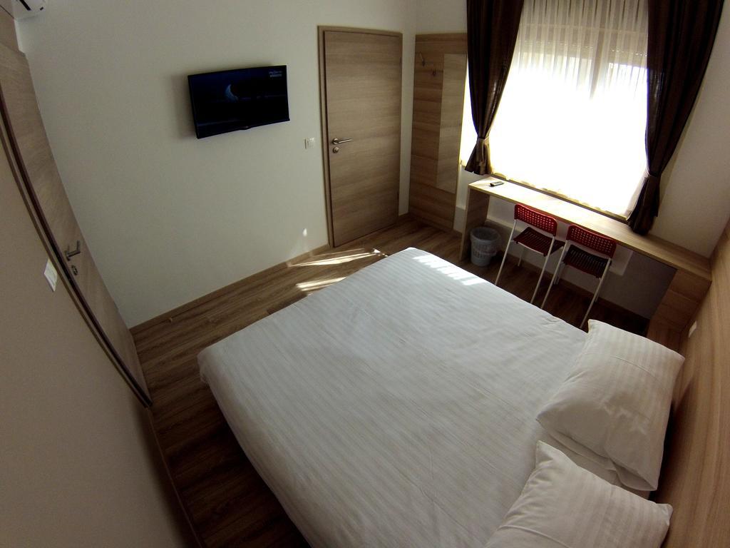 Sweet Dreams Rooms And Apartments Postojna Habitación foto